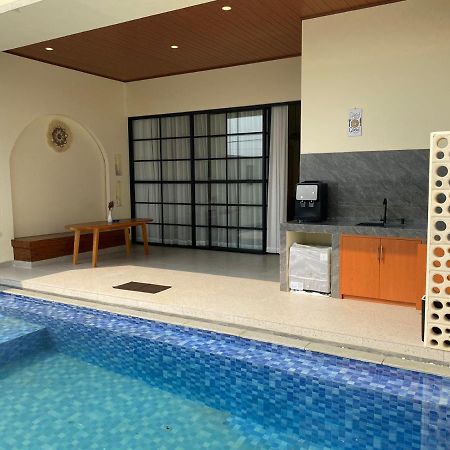 Azalea Room By The Anp Villas Cikundul 외부 사진