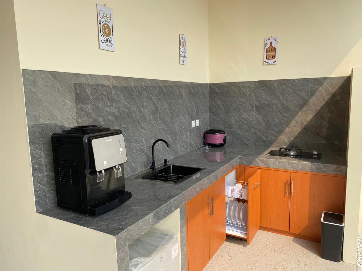 Azalea Room By The Anp Villas Cikundul 외부 사진